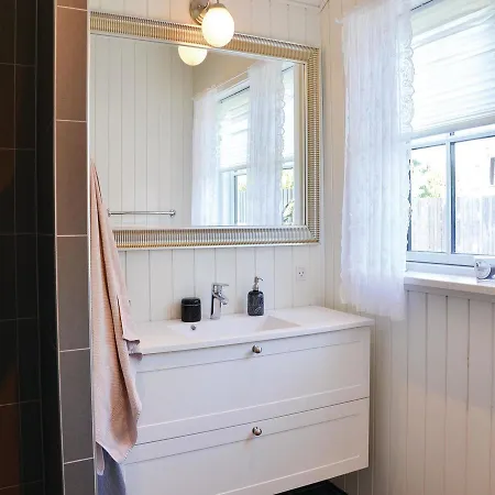 Three-bedroom Holiday In Hornbak Hornbæk